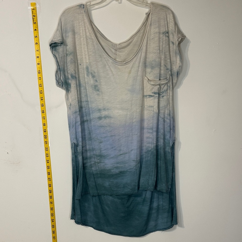 Gradient Blue and Gray Short Sleeve Top